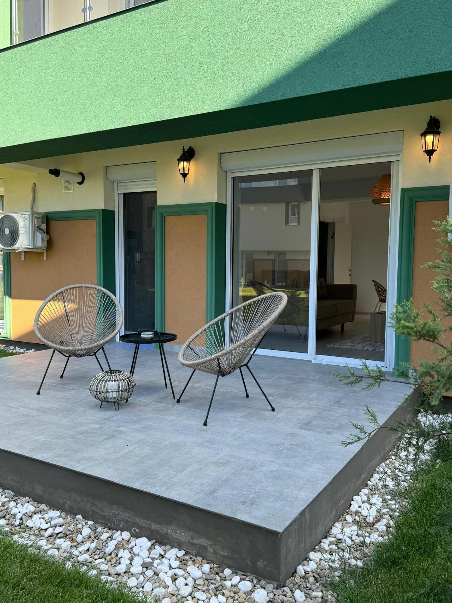 Libertatii Gardens Poolside Airport&Therme Otopeni Exterior foto